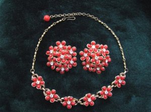 真っ赤なお花のネックレスとイヤリングのセット（S5504-1・2）