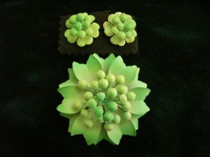 黄緑色お花イヤリング・ブローチセット（S3487）