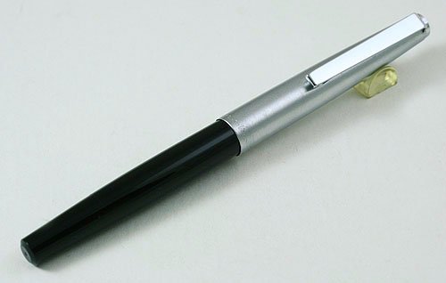正規代理店に輸入 Mont Blanc モンブラン　万年筆 筆記具