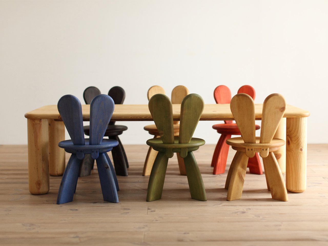 ふるさと納税 広松木工の子どものための椅子WFキッズラビットチェア（7色）【グリーン】 福岡県大川市 骨盤、姿勢矯正クッション、チェア