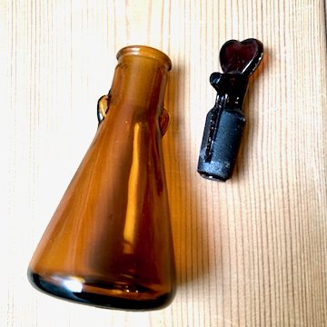 昭和レトロ 薬瓶（滴瓶）ハート栓 茶色瓶 - 雑貨と喫茶 ミトン WEB SHOP