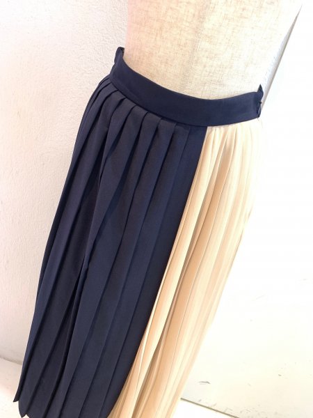 CLANE 2021SS BI COLOR PLEATS SKIRT ネイビー