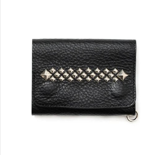 <img class='new_mark_img1' src='https://img.shop-pro.jp/img/new/icons15.gif' style='border:none;display:inline;margin:0px;padding:0px;width:auto;' />CALEE꡼ STUDS LEATHER FLAP HALF WALLET