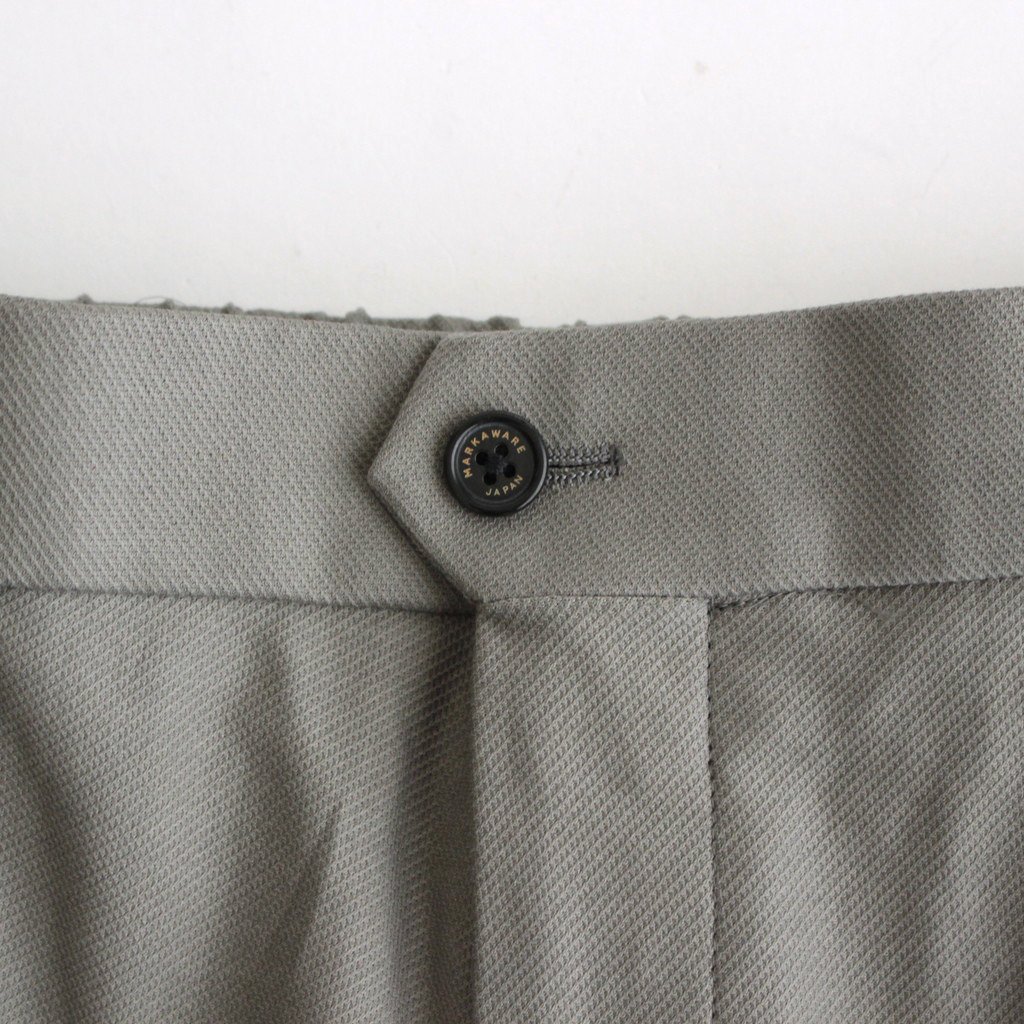 MARKAWARE / FLAT FRONT TROUSERS GRAY