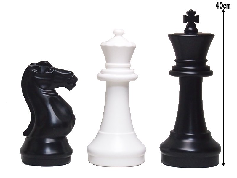 市場 チェスボードとチェスの駒を持った悪魔