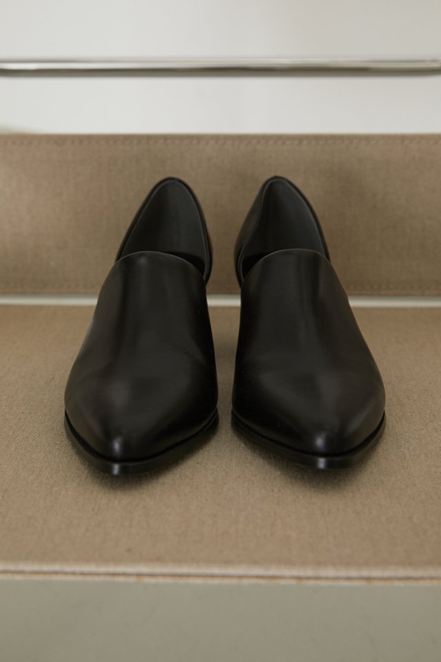 RIM.ARK / Bootee like pointed shoes - OTHERS to COLORS　OnLine Shop