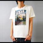 【Noble】レーヨン混合・カラーフォトプリント半袖Tシャツ　-NEVER-