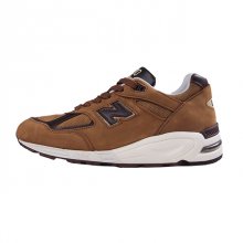 <img class='new_mark_img1' src='https://img.shop-pro.jp/img/new/icons50.gif' style='border:none;display:inline;margin:0px;padding:0px;width:auto;' />NEW BALANCE M990DVN2