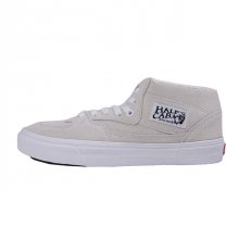 <img class='new_mark_img1' src='https://img.shop-pro.jp/img/new/icons50.gif' style='border:none;display:inline;margin:0px;padding:0px;width:auto;' />VANS HALF CAB (SUEDE) WHITE/TRUE WHITE