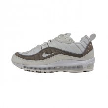 <img class='new_mark_img1' src='https://img.shop-pro.jp/img/new/icons50.gif' style='border:none;display:inline;margin:0px;padding:0px;width:auto;' />NIKE AIR MAX 98 SE SAIL