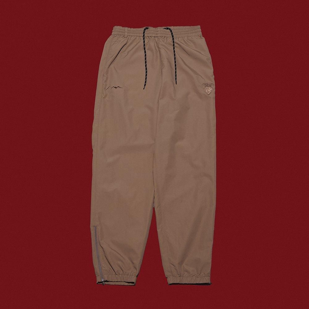 <img class='new_mark_img1' src='https://img.shop-pro.jp/img/new/icons50.gif' style='border:none;display:inline;margin:0px;padding:0px;width:auto;' />MANASTASH x MASTERPIECE SOUND TRACK PANT COYOTE