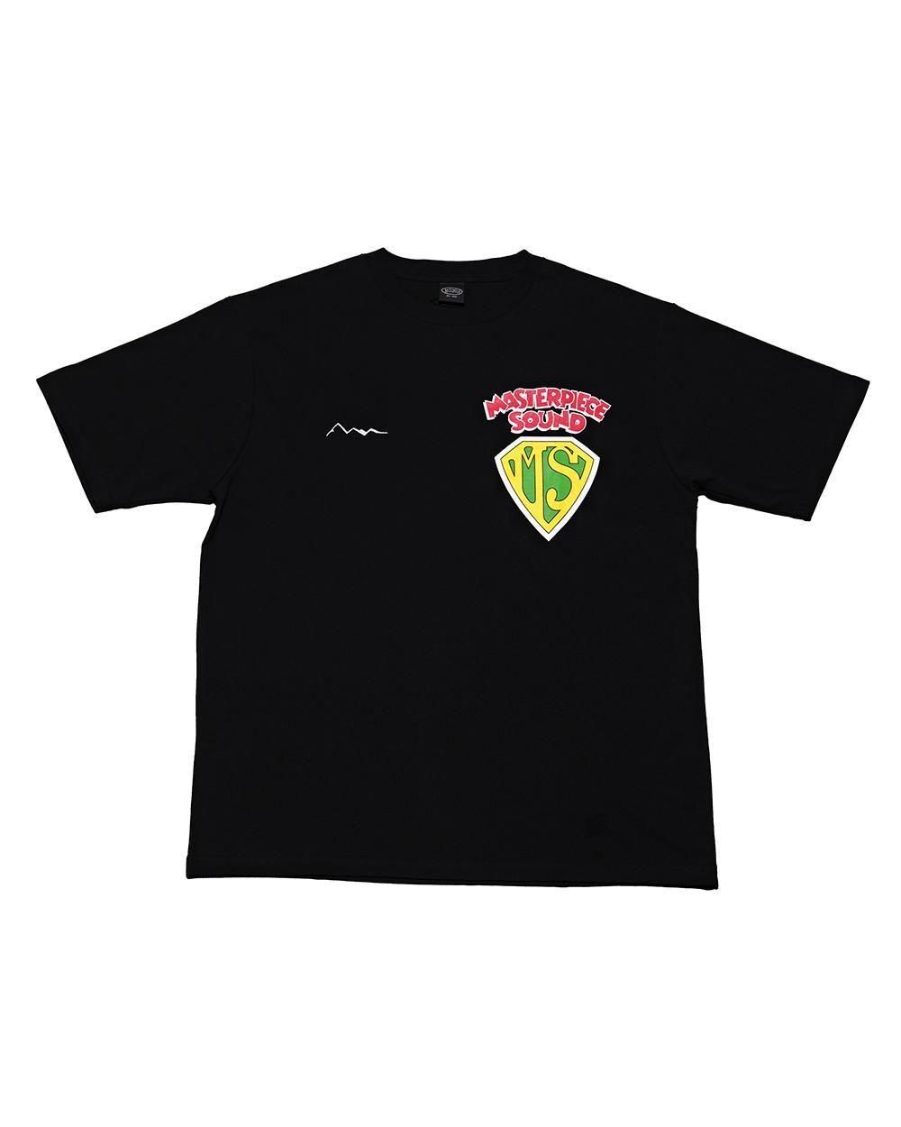 <img class='new_mark_img1' src='https://img.shop-pro.jp/img/new/icons1.gif' style='border:none;display:inline;margin:0px;padding:0px;width:auto;' />MANASTASH x MASTERPIECE SOUND SS TEE BLACK