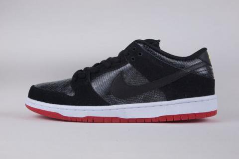 Nike Dunk Low Premium Sb Black Black Univearsity Red ナイキ ダンク ロウ プレミアム エスビー Imart Online Shop