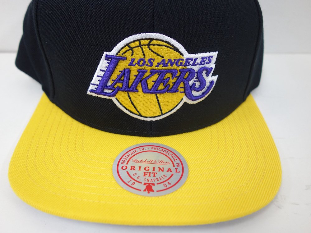 <img class='new_mark_img1' src='https://img.shop-pro.jp/img/new/icons20.gif' style='border:none;display:inline;margin:0px;padding:0px;width:auto;' />Mitchell & Ness Lakers Snapback キャップ