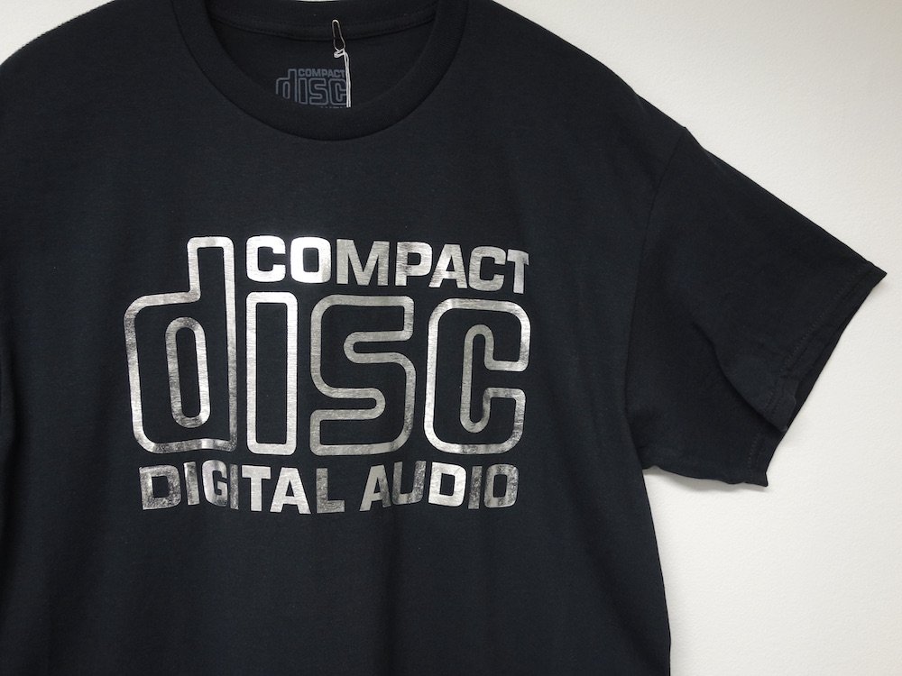 海外限定  オフィシャル Compact Disc Digital Audio  Tシャツ
