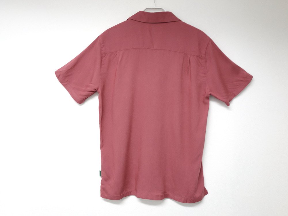 UO　Pop Art オープンカラーシャツ rose