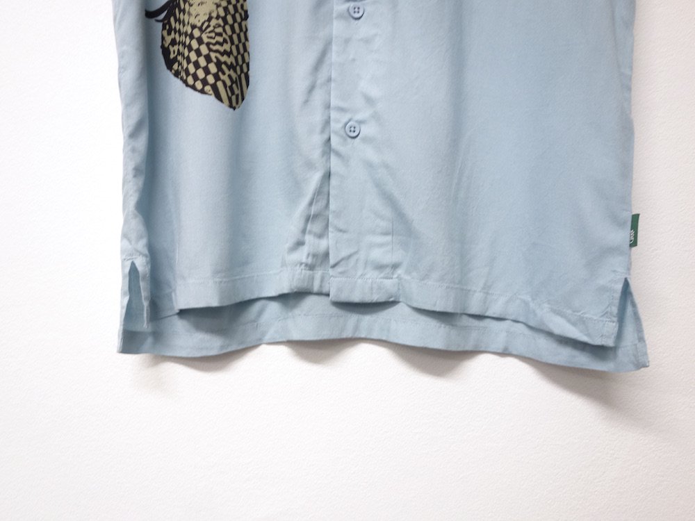 UO　Pop Art オープンカラーシャツ w.blue