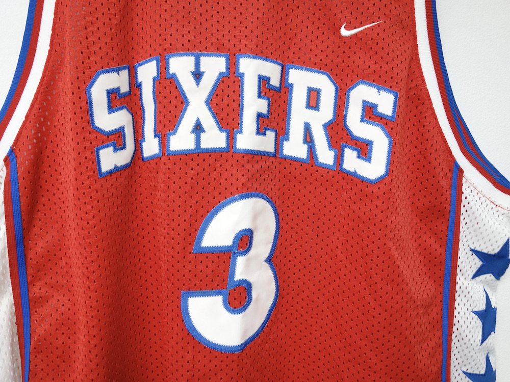 <img class='new_mark_img1' src='https://img.shop-pro.jp/img/new/icons15.gif' style='border:none;display:inline;margin:0px;padding:0px;width:auto;' />NIKE 76ers IVERSON ゲームシャツ  USED