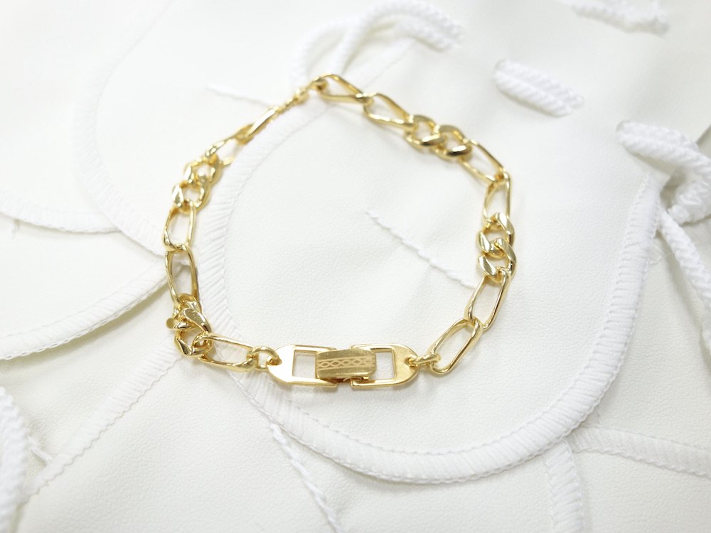 <img class='new_mark_img1' src='https://img.shop-pro.jp/img/new/icons15.gif' style='border:none;display:inline;margin:0px;padding:0px;width:auto;' />SEW UP MIX CHAIN BRACELET