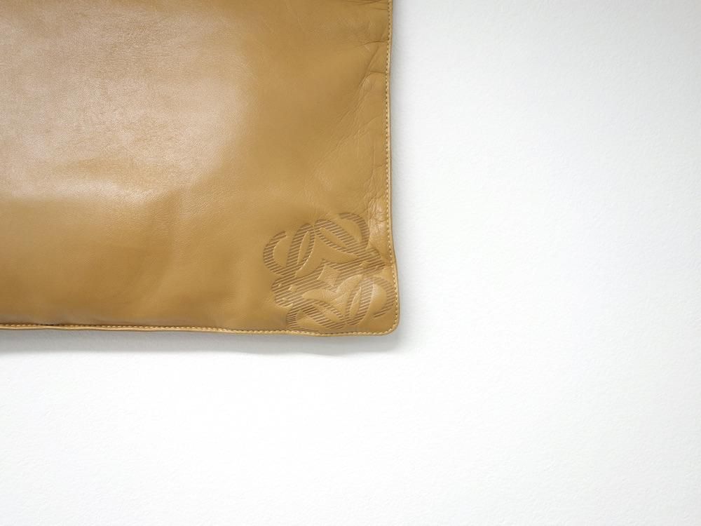 <img class='new_mark_img1' src='https://img.shop-pro.jp/img/new/icons15.gif' style='border:none;display:inline;margin:0px;padding:0px;width:auto;' />LOEWE   쥶 ϥɥХå  ڥ USED 