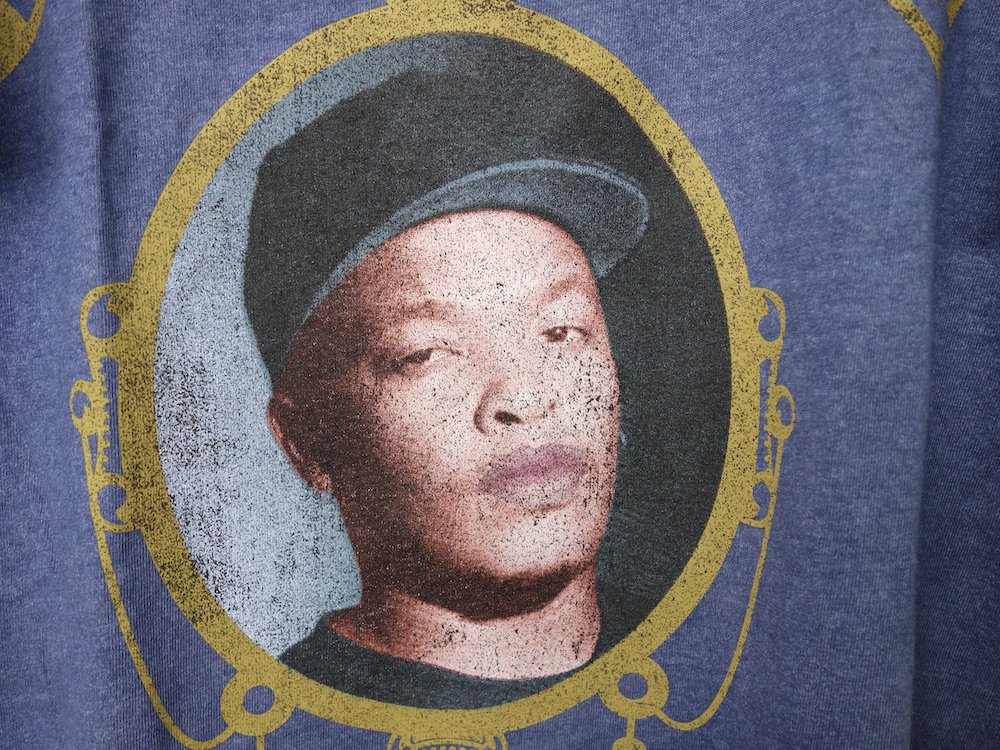  ե Dr. Dre THE CHRONIC T