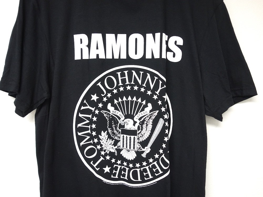   ե Ramones  RESIDENTIAL SEAL T