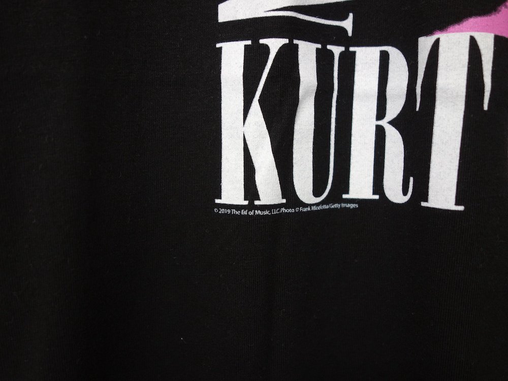  ե Kurt Cobain   T