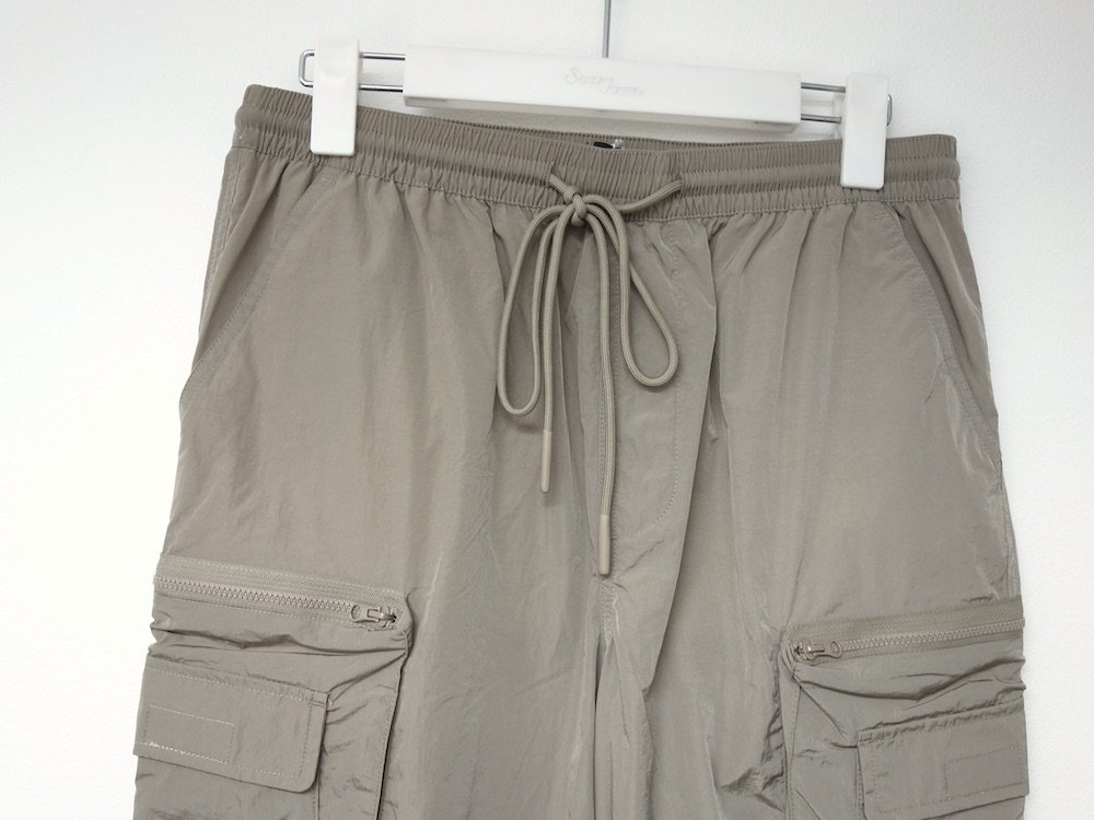 UO Slim Technical Nylon  ѥ g.brown