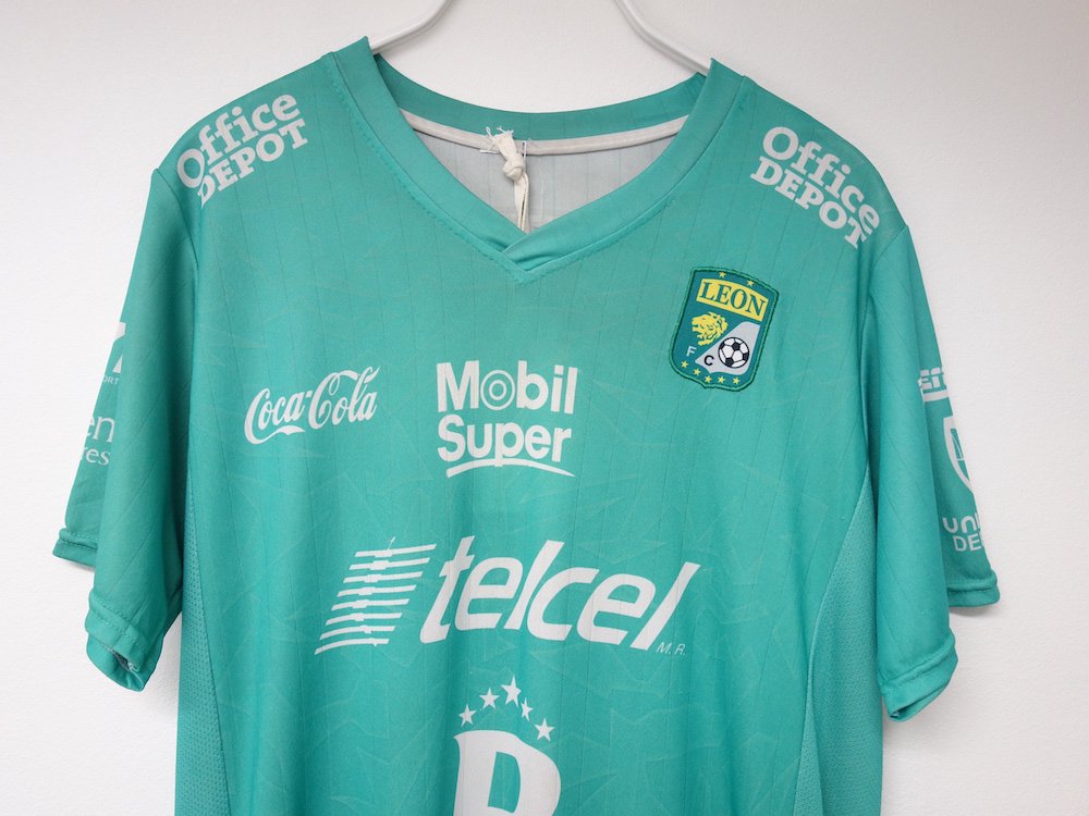 <img class='new_mark_img1' src='https://img.shop-pro.jp/img/new/icons15.gif' style='border:none;display:inline;margin:0px;padding:0px;width:auto;' />UORemade Spliced Soccer Jersey ԡ