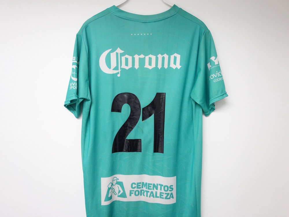 <img class='new_mark_img1' src='https://img.shop-pro.jp/img/new/icons15.gif' style='border:none;display:inline;margin:0px;padding:0px;width:auto;' />UORemade Spliced Soccer Jersey ԡ