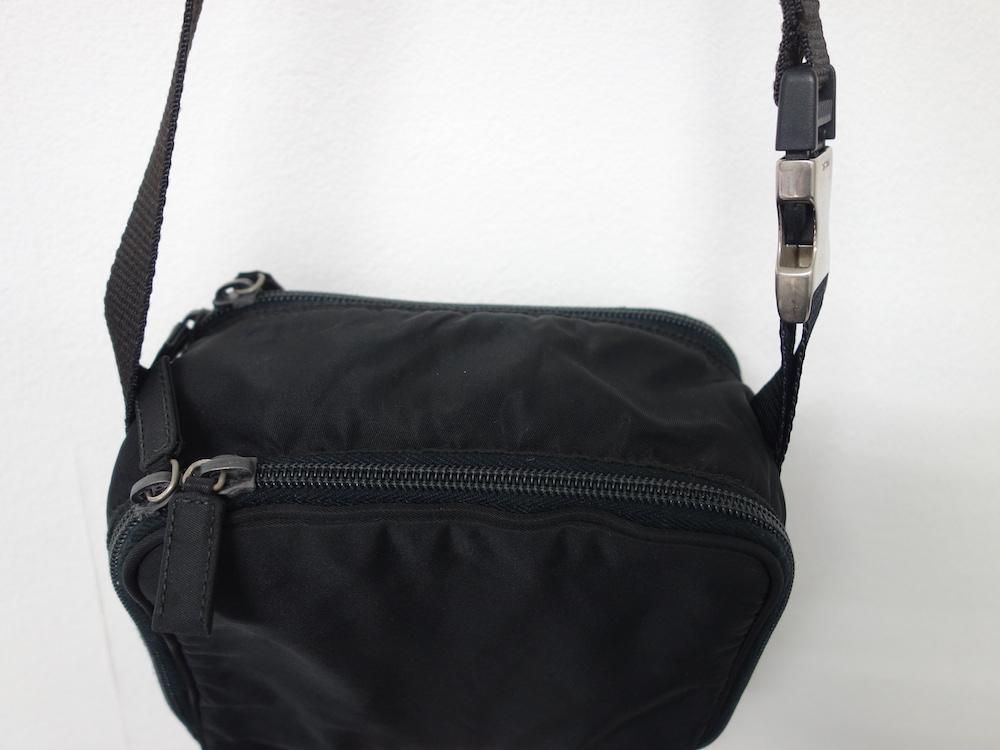 <img class='new_mark_img1' src='https://img.shop-pro.jp/img/new/icons15.gif' style='border:none;display:inline;margin:0px;padding:0px;width:auto;' />PRADA ץ  ߥ˥Хå ꥢ USED