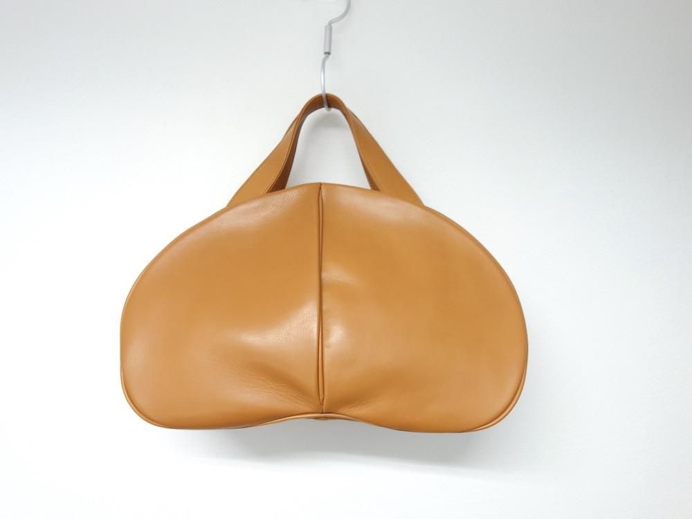<img class='new_mark_img1' src='https://img.shop-pro.jp/img/new/icons15.gif' style='border:none;display:inline;margin:0px;padding:0px;width:auto;' />ISSEY MIYAKE   åߥ䥱  쥶ϥɥХå   USED