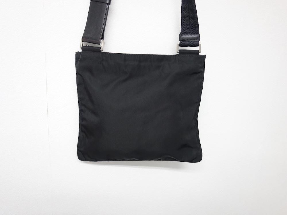 <img class='new_mark_img1' src='https://img.shop-pro.jp/img/new/icons15.gif' style='border:none;display:inline;margin:0px;padding:0px;width:auto;' />PRADA ץ  ߥ˥Хå ꥢ USED