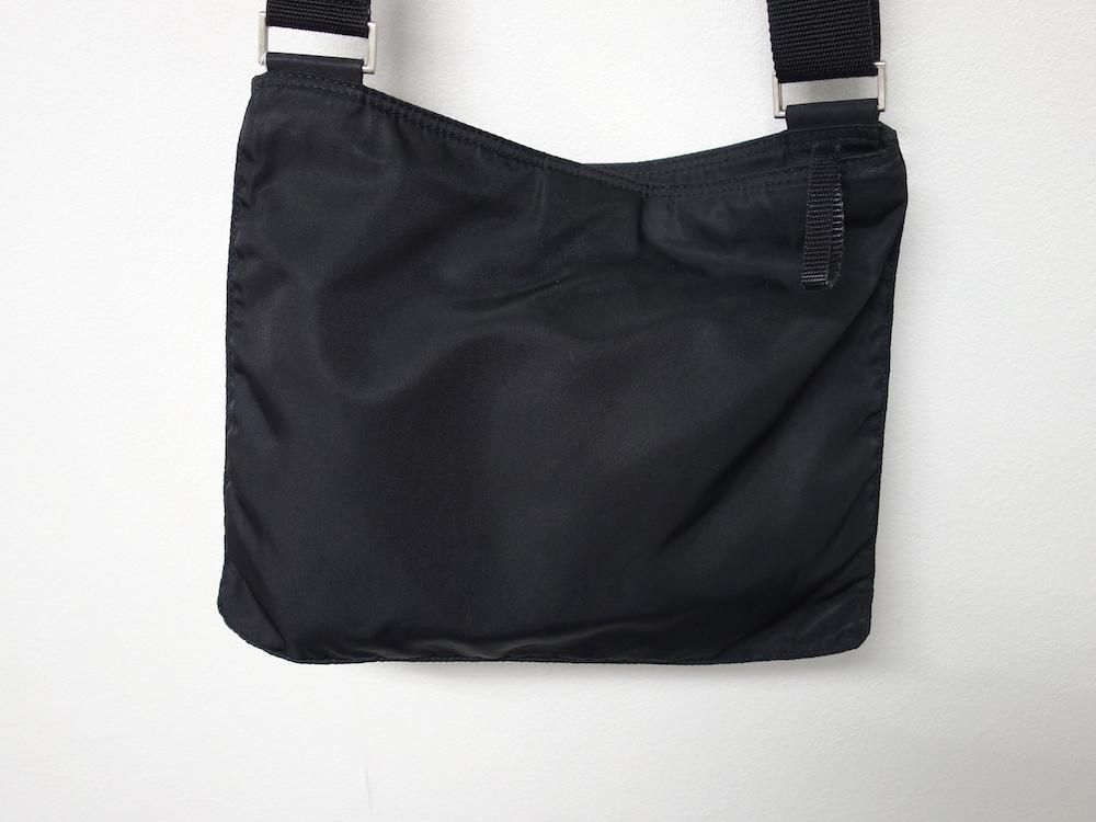 <img class='new_mark_img1' src='https://img.shop-pro.jp/img/new/icons15.gif' style='border:none;display:inline;margin:0px;padding:0px;width:auto;' />PRADA ץ  ߥ˥Хå ꥢ USED