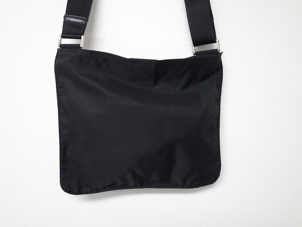 <img class='new_mark_img1' src='https://img.shop-pro.jp/img/new/icons15.gif' style='border:none;display:inline;margin:0px;padding:0px;width:auto;' />PRADA ץ  ߥ˥Хå ꥢ USED