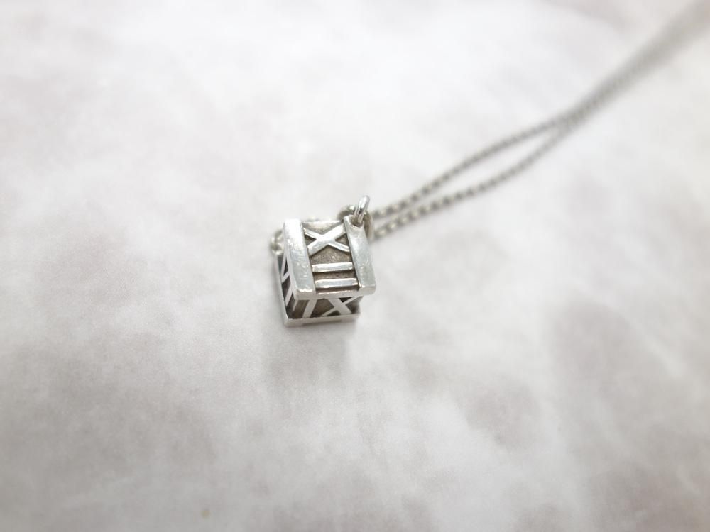 <img class='new_mark_img1' src='https://img.shop-pro.jp/img/new/icons15.gif' style='border:none;display:inline;margin:0px;padding:0px;width:auto;' />Tiffany & Co  ƥեˡ ȥ饹塼 ͥå쥹silver925  USED