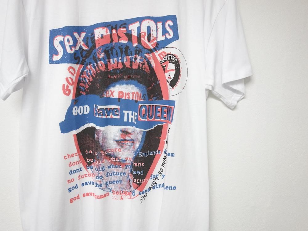 <img class='new_mark_img1' src='https://img.shop-pro.jp/img/new/icons15.gif' style='border:none;display:inline;margin:0px;padding:0px;width:auto;' /> ե Sex Pistols GOD SAVE THE QUEEN T
