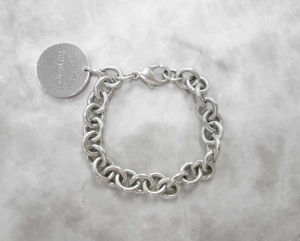 <img class='new_mark_img1' src='https://img.shop-pro.jp/img/new/icons15.gif' style='border:none;display:inline;margin:0px;padding:0px;width:auto;' />Tiffany & Co  ƥեˡ  ꥿ȥ ֥쥹åȡsilver925  USED