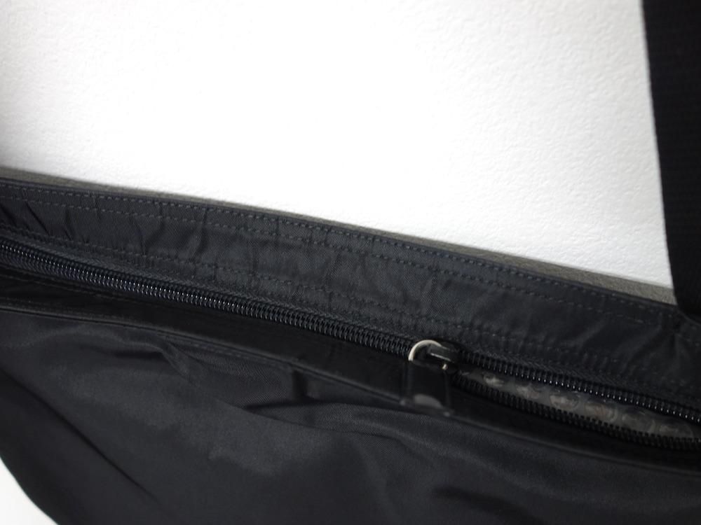 <img class='new_mark_img1' src='https://img.shop-pro.jp/img/new/icons15.gif' style='border:none;display:inline;margin:0px;padding:0px;width:auto;' />PRADA ץ  ߥ˥Хå ꥢ USED