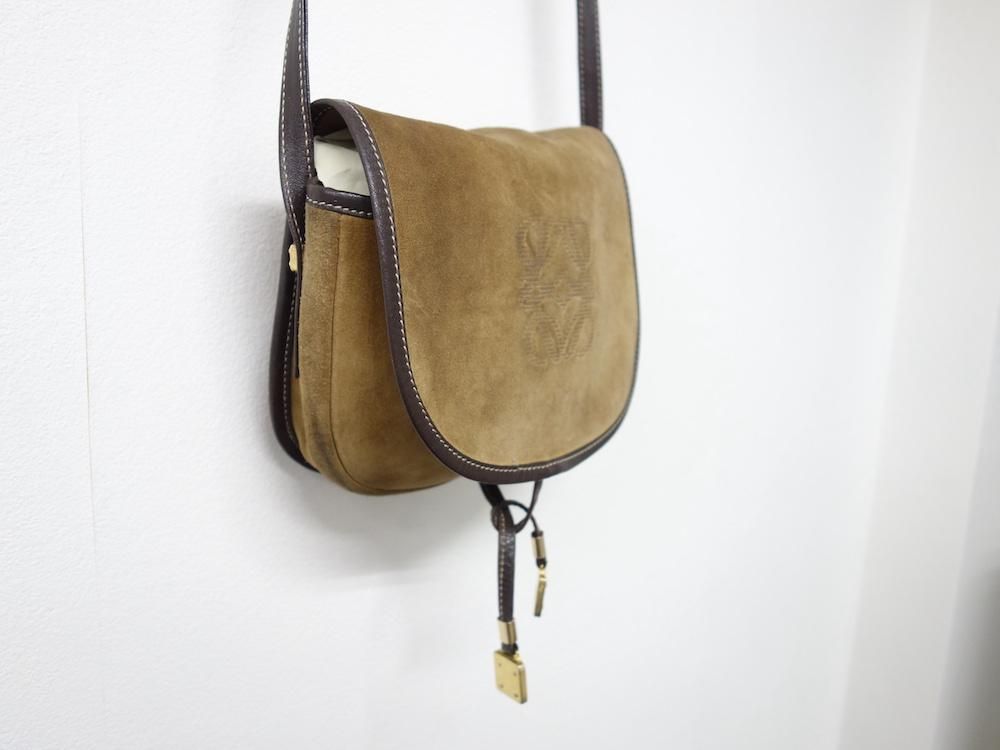 <img class='new_mark_img1' src='https://img.shop-pro.jp/img/new/icons15.gif' style='border:none;display:inline;margin:0px;padding:0px;width:auto;' />LOEWE    ߥ˥Хå ڥ USED 