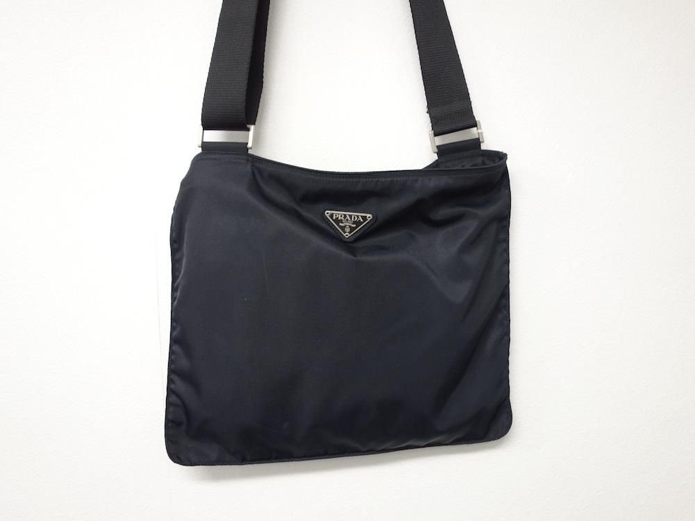 PRADA プラダ ロゴ ミニショルダーバッグ イタリア製 PRADA プラダ ロゴ ミニショルダーバッグ イタリア製 USED