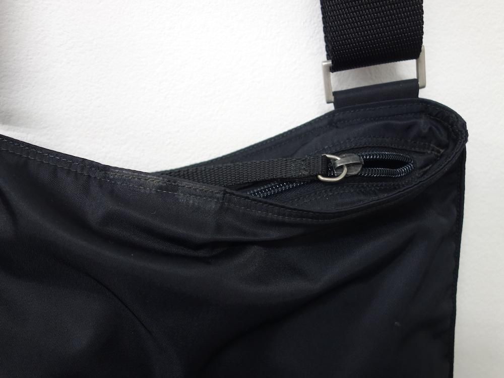 PRADA プラダ ロゴ ミニショルダーバッグ イタリア製 PRADA プラダ ロゴ ミニショルダーバッグ イタリア製 USED