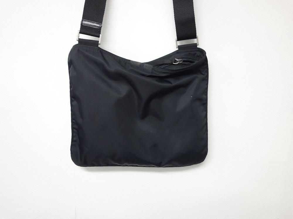 PRADA プラダ ロゴ ミニショルダーバッグ イタリア製 PRADA プラダ ロゴ ミニショルダーバッグ イタリア製 USED
