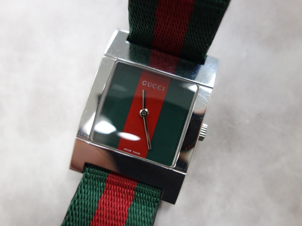 GUCCI グッチ レクタンギュラー ウォッチ 時計 スイス製 USED