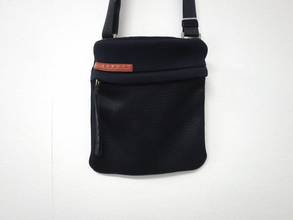 PRADA プラダ ロゴ ミニショルダーバッグ イタリア製 PRADA プラダ ロゴ ミニショルダーバッグ イタリア製 USED