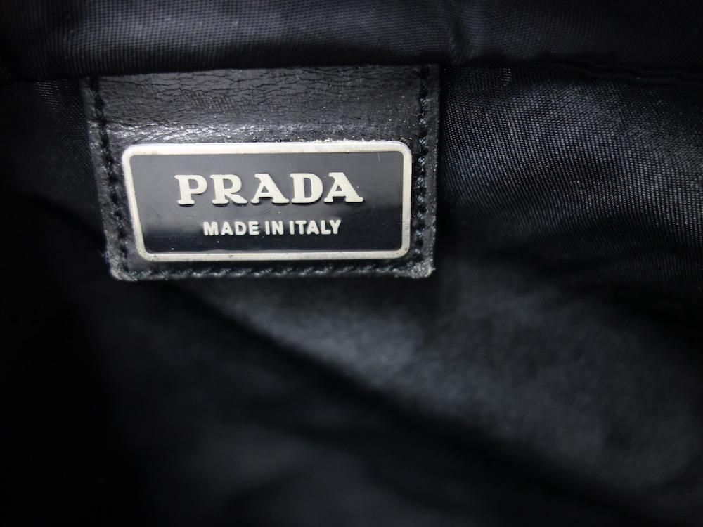 <img class='new_mark_img1' src='https://img.shop-pro.jp/img/new/icons15.gif' style='border:none;display:inline;margin:0px;padding:0px;width:auto;' />PRADA ץ  ߥ˥Хå ꥢ USED