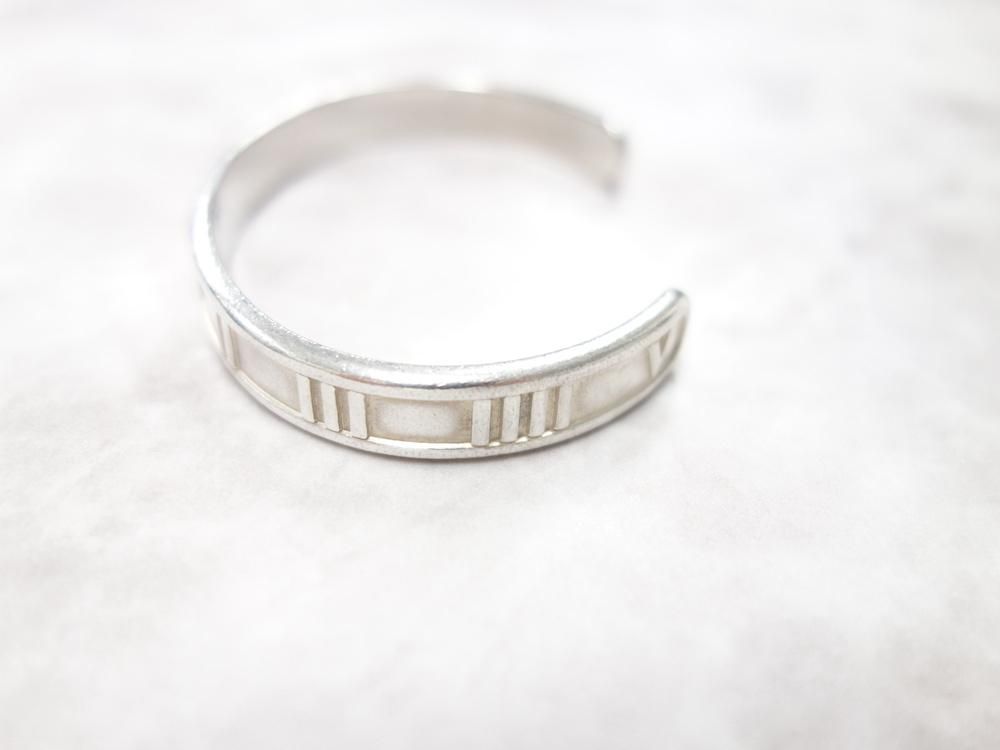 <img class='new_mark_img1' src='https://img.shop-pro.jp/img/new/icons15.gif' style='border:none;display:inline;margin:0px;padding:0px;width:auto;' />Tiffany & Co  ƥեˡ  ȥ饹 Х󥰥롡silver925  ꥢ USED