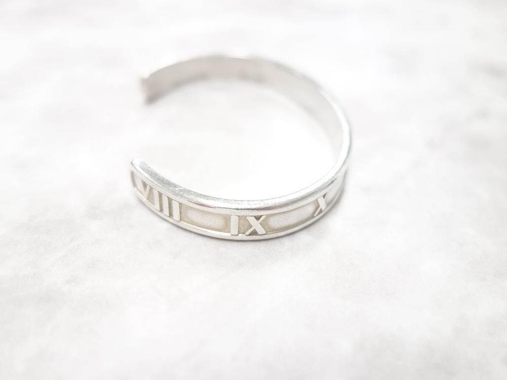 <img class='new_mark_img1' src='https://img.shop-pro.jp/img/new/icons15.gif' style='border:none;display:inline;margin:0px;padding:0px;width:auto;' />Tiffany & Co  ƥեˡ  ȥ饹 Х󥰥롡silver925  ꥢ USED
