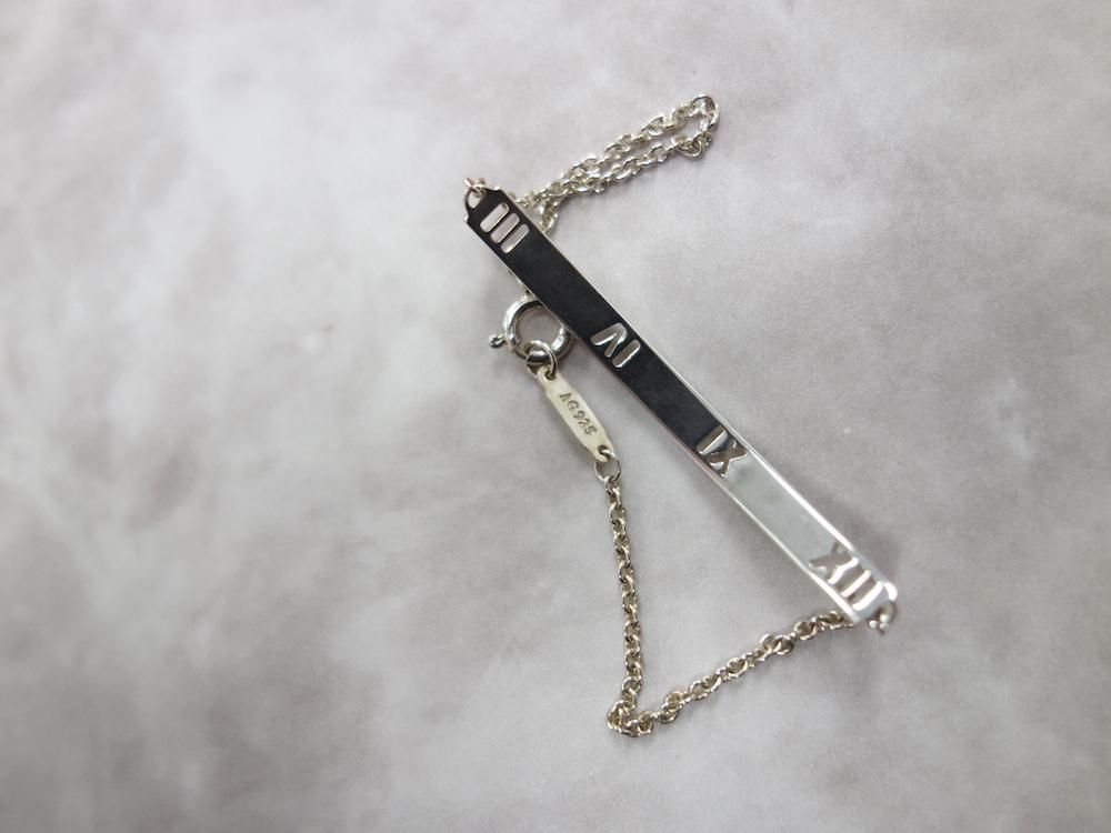 <img class='new_mark_img1' src='https://img.shop-pro.jp/img/new/icons15.gif' style='border:none;display:inline;margin:0px;padding:0px;width:auto;' />Tiffany & Co  ƥեˡ ȥ饹 ֥쥹å silver925 USED