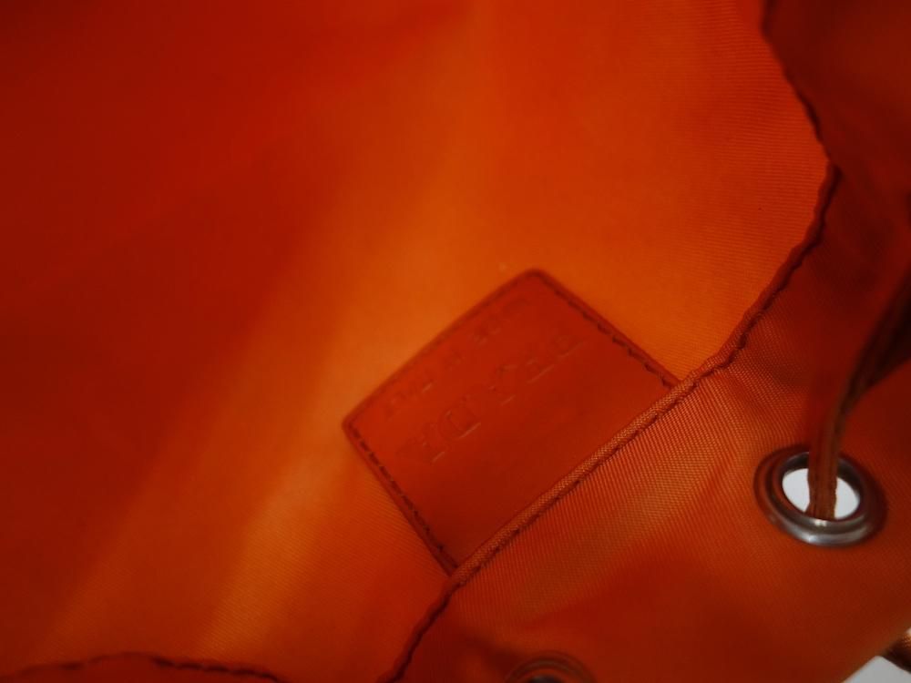 <img class='new_mark_img1' src='https://img.shop-pro.jp/img/new/icons15.gif' style='border:none;display:inline;margin:0px;padding:0px;width:auto;' />PRADA ץ  ݡ ꥢ USED